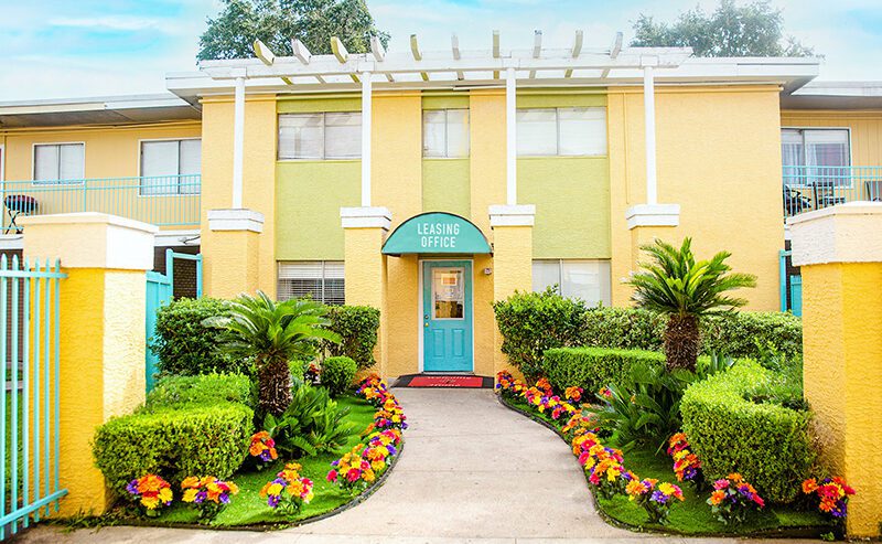 The Pointe Apartments, Pasadena (2BR)